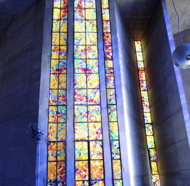 Igreja Nossa Senhora da Fátima - vitrais Van Doorne