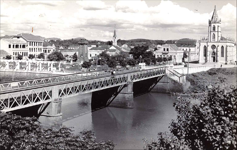 Ponte 25 de Julho em 