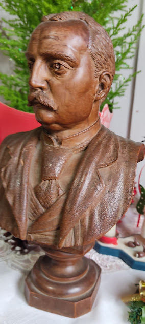 Busto de Solheid Alphonse feito por João Zaco Paraná